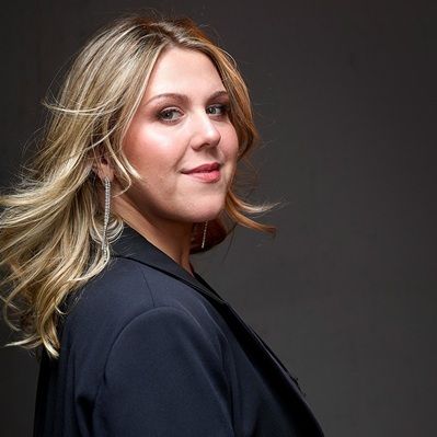 &copy; Peter Knutson