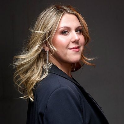 &copy; Peter Knutson