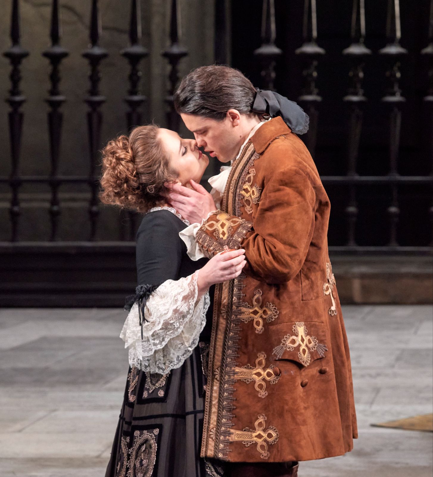 Louise Alder (Susanna) and Andrè Schuen (Conte Almaviva) &copy; Wiener Staatsoper | Michael Pöhn