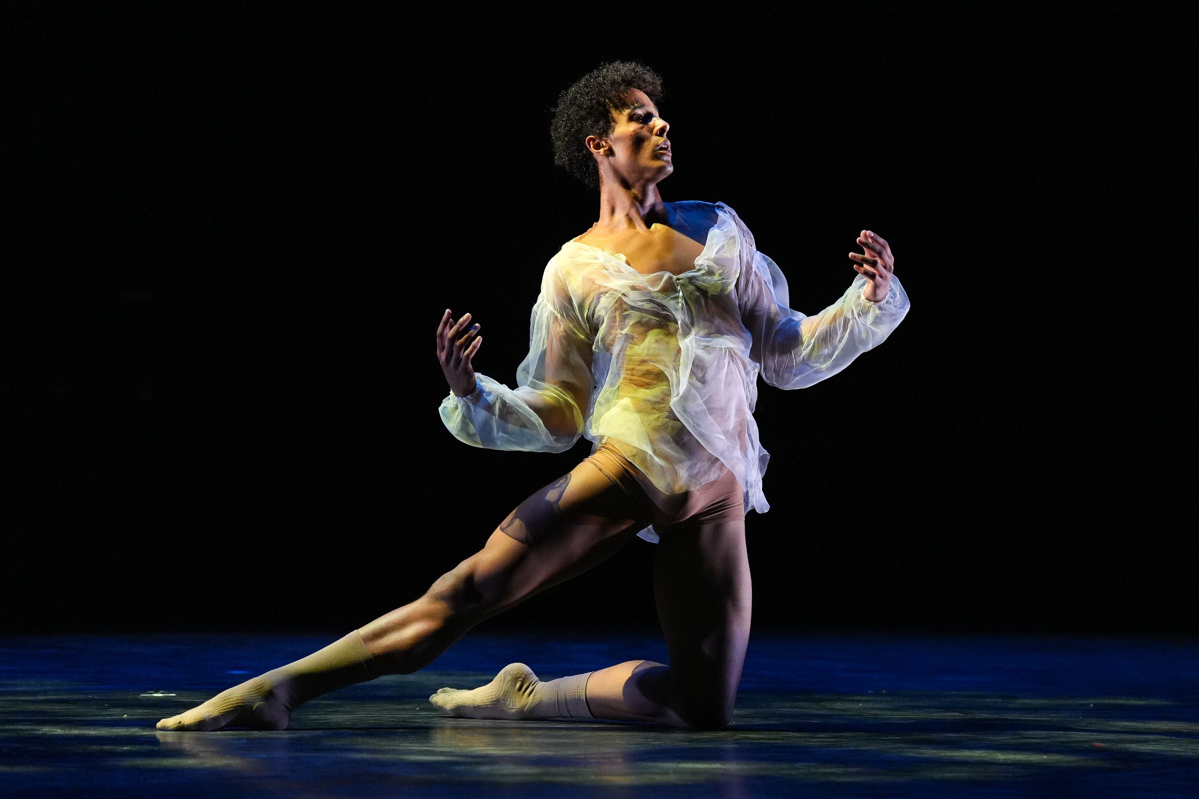 Jakob Wheway Hughes in Ashley Coupal’s <i>Liminal</i> for Emerging Dancer 2026 &copy; English National Ballet, Isabella Turolla