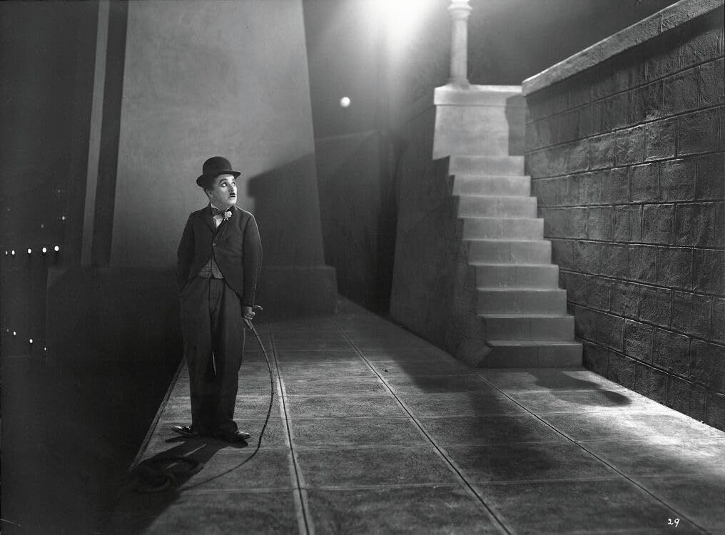 Charlie Chaplin in <i>City Lights</i> &copy; Roy Export S.A.S.