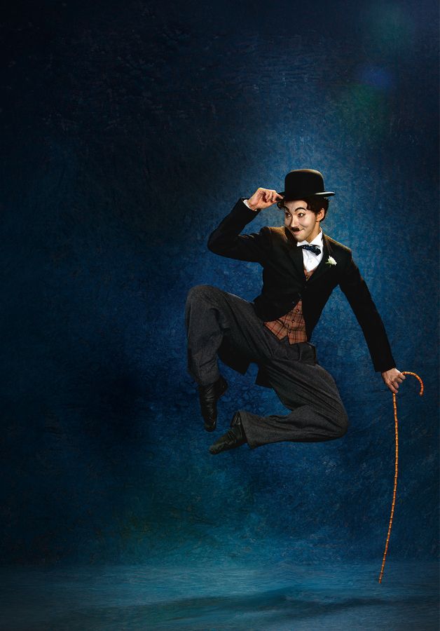 Kosuke Okumura as the Tramp in <i>City Lights</i> &copy; Takeshi Kanou