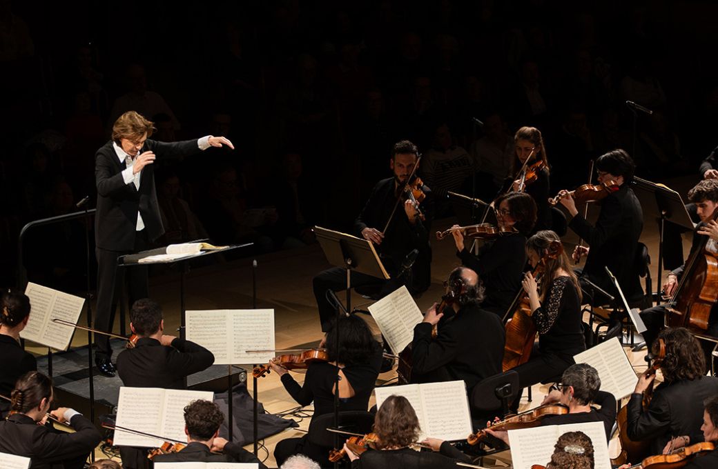 Laurence Equilbey conducts Insula orchestra &copy; Mario le Sergent