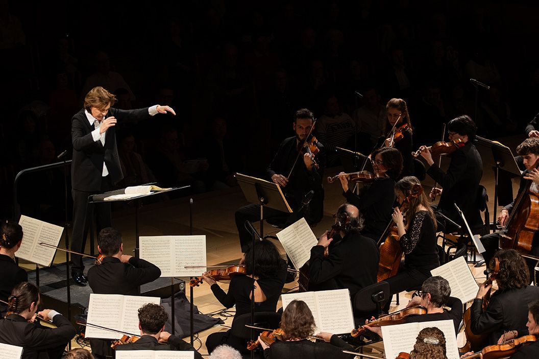Laurence Equilbey conducts Insula orchestra &copy; Mario le Sergent