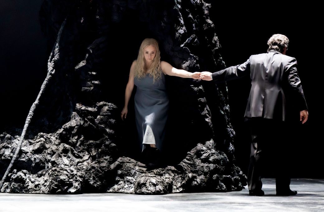 Elisabet Strid (Br&uuml;nnhilde) with Christopher Maltman (Wotan) in <i>Die Walk&uuml;re</i> &copy; Monika Rittershaus